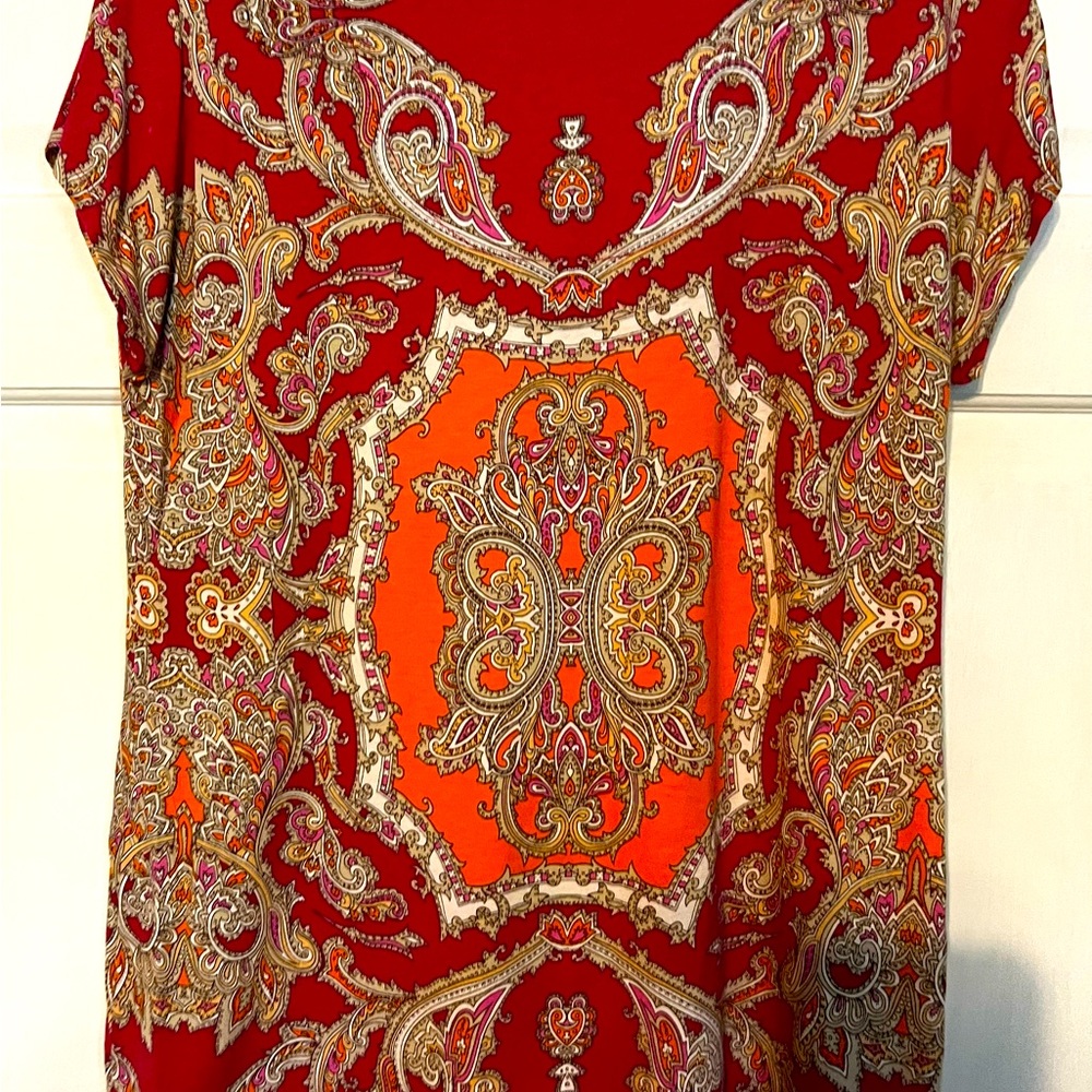 Vibrant colors top  Chicos size 1. Vibrant pinks & soft  tangerine accent.